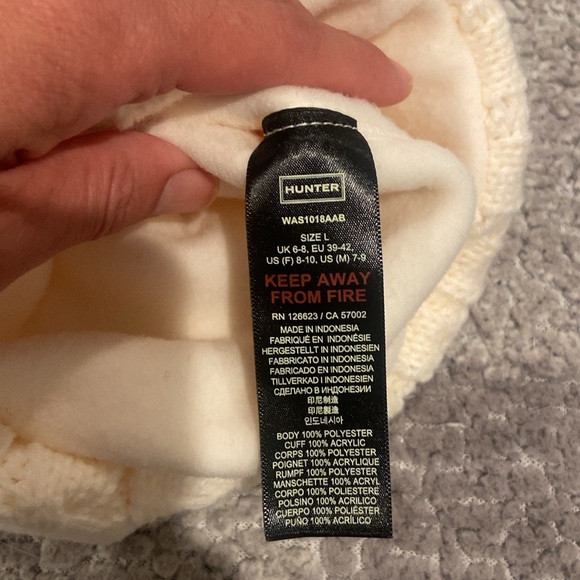 Hunter fleece boot socks with cable knit trim - size L (is 8 - 10) - Picture 3 of 3